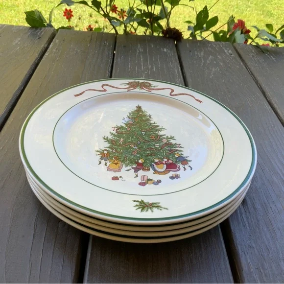 Vintage 1992 The Cellar O'Tannenbaum Christmas Tree Dinner